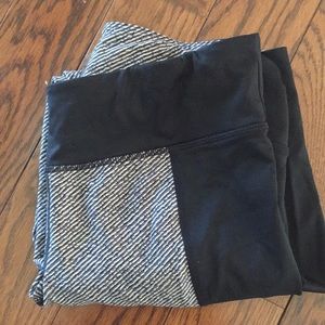 black and white lou&grey leggings